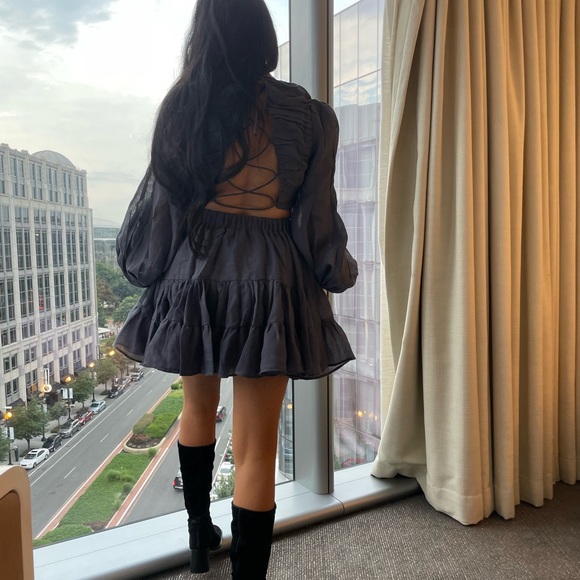 ASOS Design cutout dress with puff sleeves - Picture 3 of 4